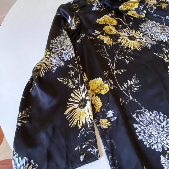 Baum und Pferdgarten flowy silk top - Picture 3 of 4